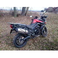 Boční nosiče Tiger 800 XC lomený RAL 9005 černá